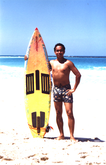 Surfer.jpg (189783 bytes)